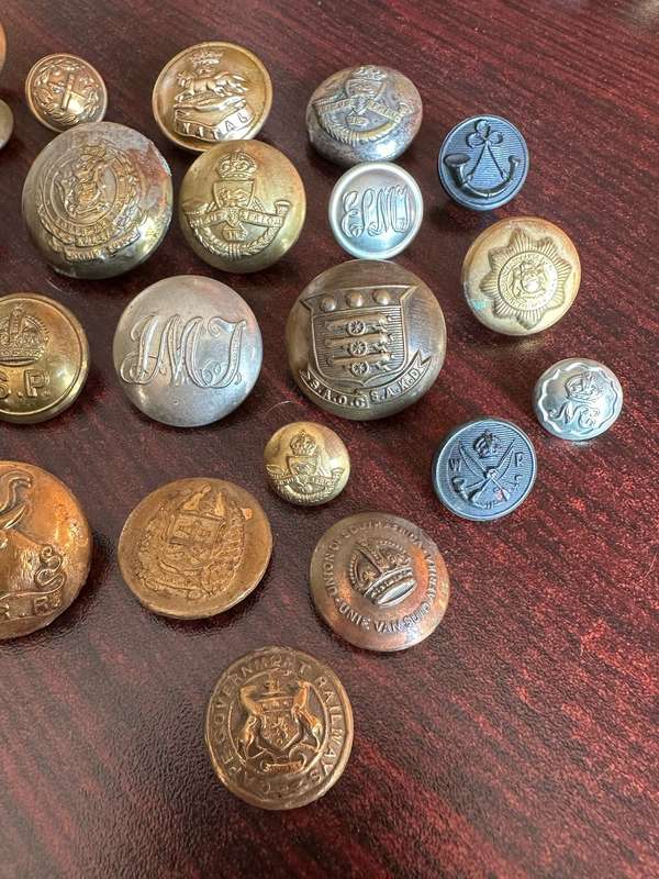 VINTAGE,MIXED LOT OF SA TUNIC BUTTONS