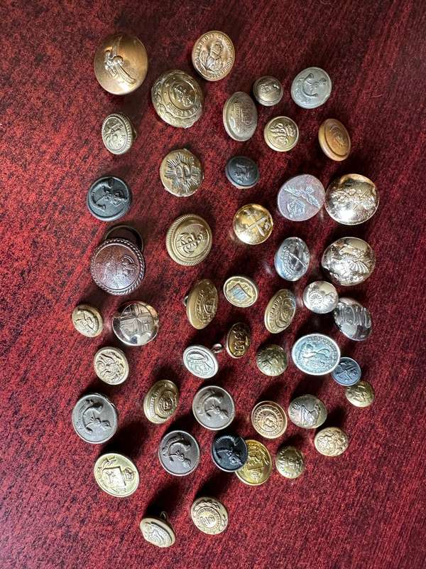 MIXED LOT -INTERNATIONAL MILITARY TUNIC BUTTONS