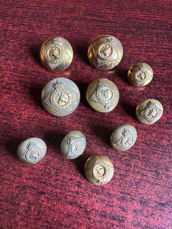 SA TUNIC BUTTONS IN GILT-WORN BY PERMANENT FORCE UNITS FROM 1923-1945