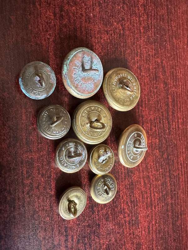 SA TUNIC BUTTONS IN GILT-WORN BY PERMANENT FORCE UNITS FROM 1923-1945