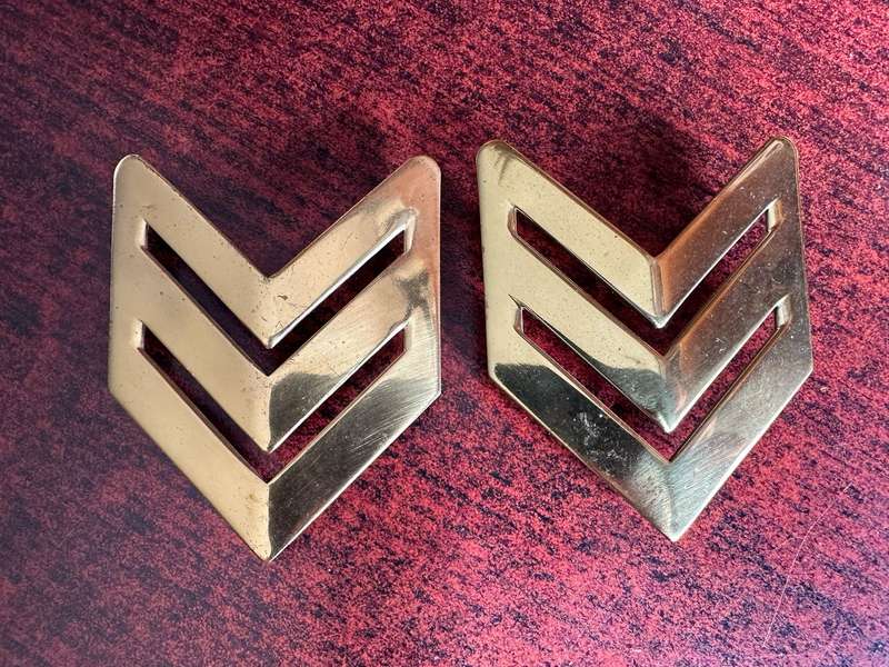 GILT ARMY RANK BADGES- (ONLY WORN BY THGE ARMY)