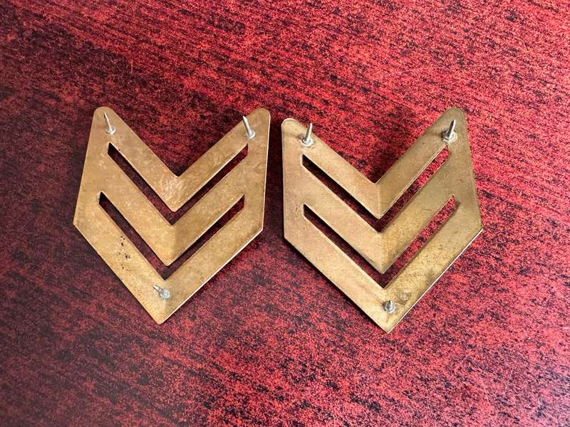GILT ARMY RANK BADGES- (ONLY WORN BY THGE ARMY)