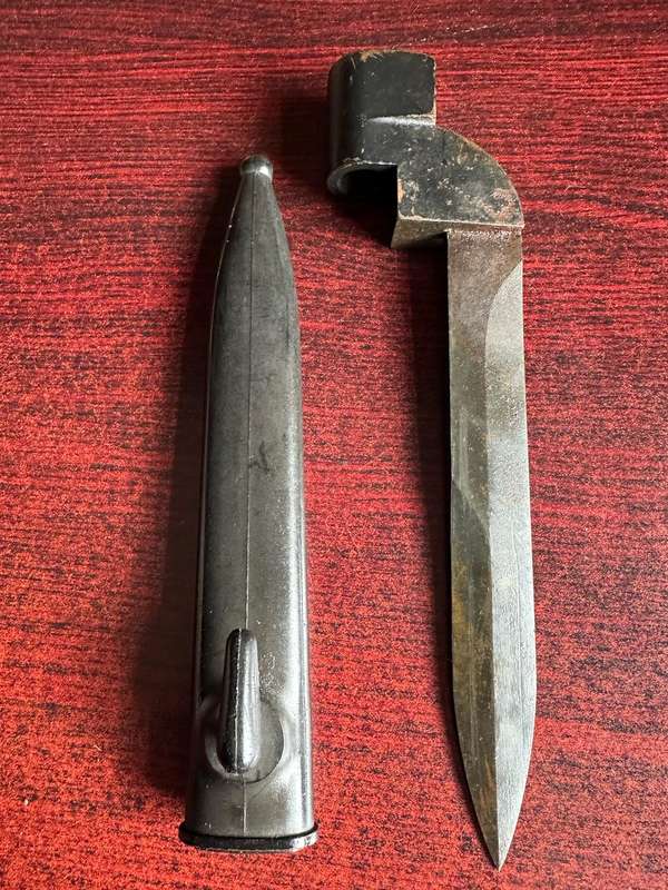 SADF NO 9 .303 BAYONET WITH PLASTIC SCABBARD- NO MARKINGS