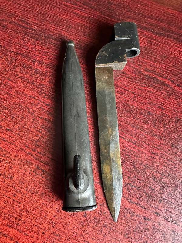SADF NO 9 .303 BAYONET WITH PLASTIC SCABBARD- NO MARKINGS
