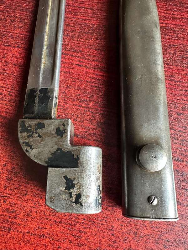 SADF NO 9 BAYONET FOR THE .303 RIFLE-DATED 1940-COMES WITH METAL SCABBARD