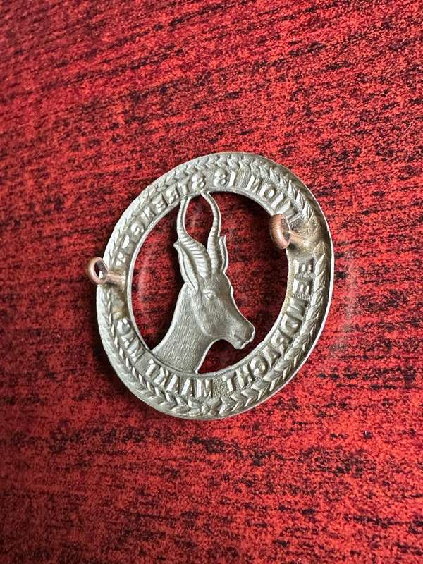 UNIVERSAL CAP BADGE-WORN BY 3RD SA INFANTRY,SHARPSHOOTERS AND CADETS-WW1- 2 LUGS-1914-1920'S