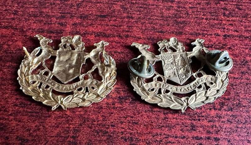 SA GARRISON SERGEANT MAJOR IN BRASS,RANK PAIR-WORN 1920'S-1950'S-PINS COMPLETE