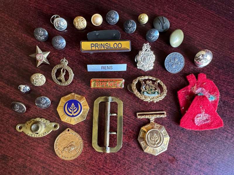 MIXED MILITARY LOT