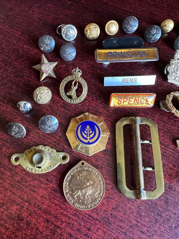 MIXED MILITARY LOT