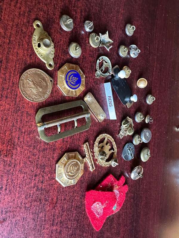 MIXED MILITARY LOT