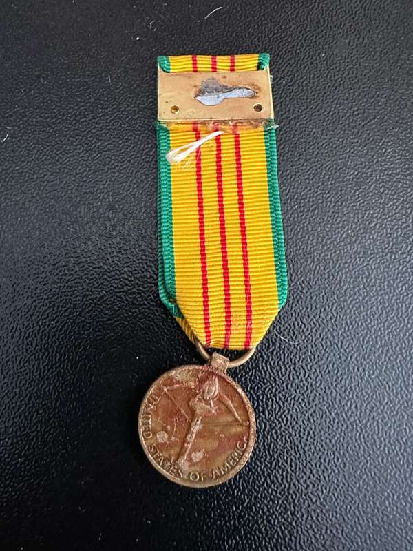 FULL SIZE US VIETNAM SERVICE MEDAL AUTHORISED 1965