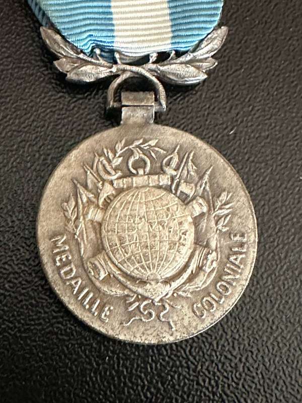 FRENCH COLONIAL MEDAL WITH BAR FOR FOREIGN LEGION IN INDO CHINA