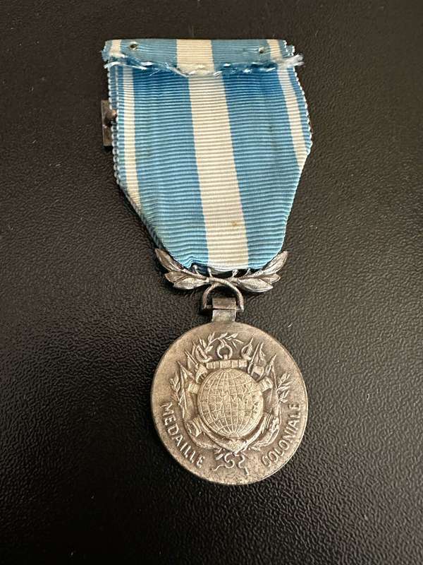 FRENCH COLONIAL MEDAL WITH BAR FOR FOREIGN LEGION IN INDO CHINA