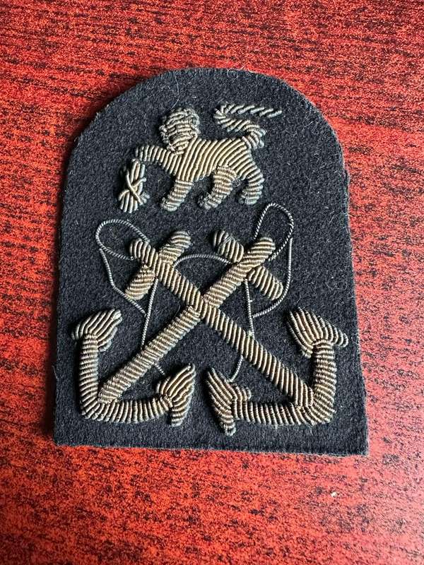 SA NAVY PETTY OFFICER GOLD WIRE EMBROIDERED FOR WINTER UNIFORM RANK BADGE- 1961-2003