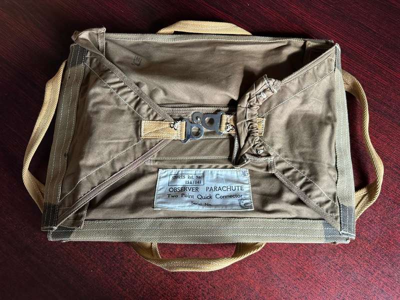 OBSERVER PARACHUTE BAG IN ALMOST MINT CONDITION