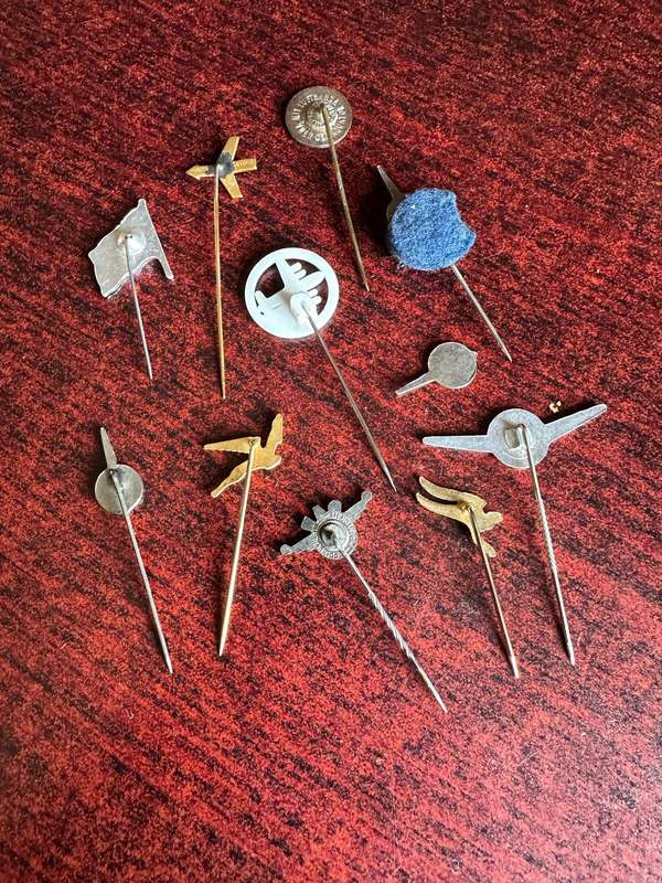 MIXED AIRWAYS-PIN BADGES