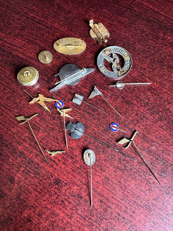 MIXED AIRFORCE AND AIRWAYS BADGES