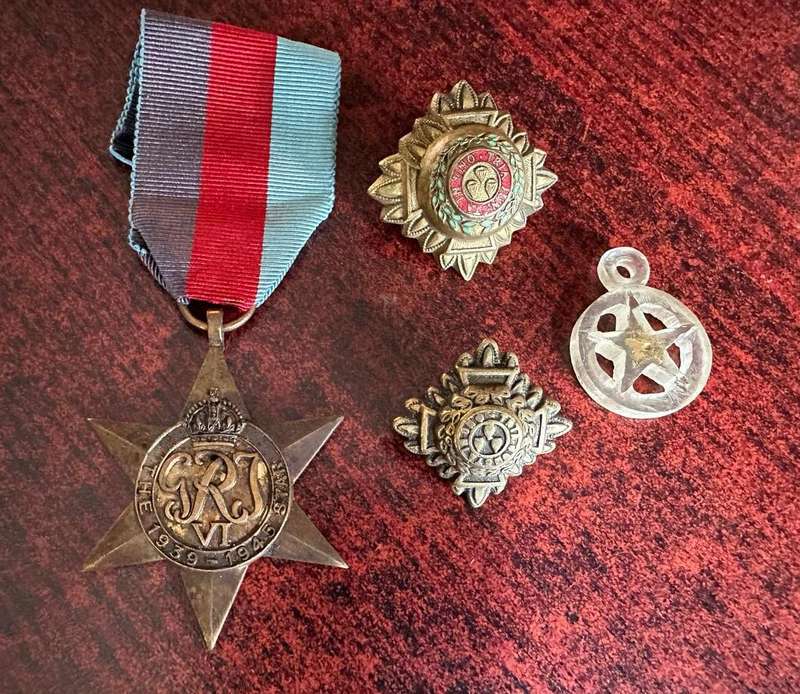 WW2 1939-1945 STAR-UNNAMED-SOLD WITH RANKS AND BADGE