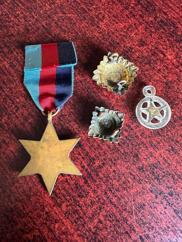 WW2 1939-1945 STAR-UNNAMED-SOLD WITH RANKS AND BADGE
