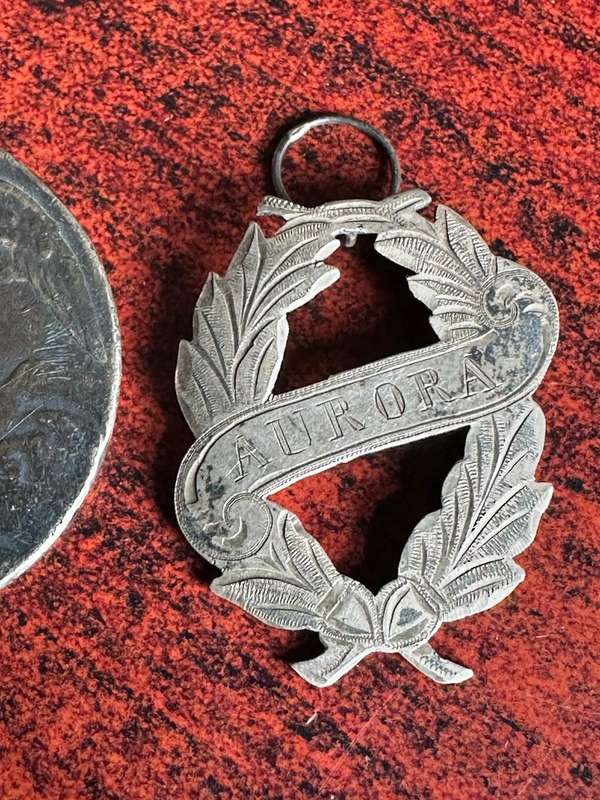 SILVER WW1 FRENCH COMMEMORATIVE MEDAL-SOLD WITH SILVER BADGE