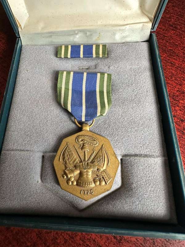 US ARMY ACHIEVEMENT MEDAL (AAM)-FULL SIZE -BOXED