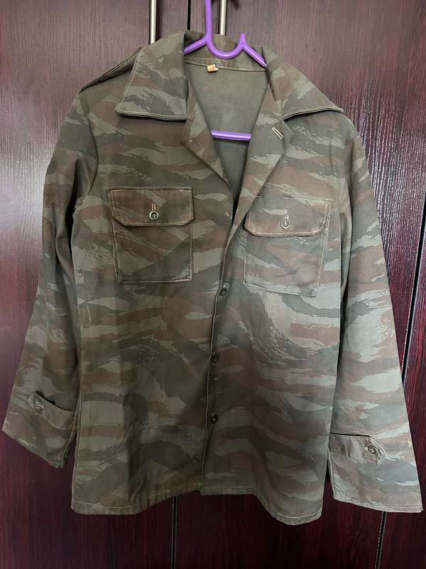 BORDER WAR PERIOD CUBAN CAMO SHIRT WITH ORIGINAL LABEL-PLEASE LOOK AT PICS-SIZE MEDIUM-MEASURES 50 C