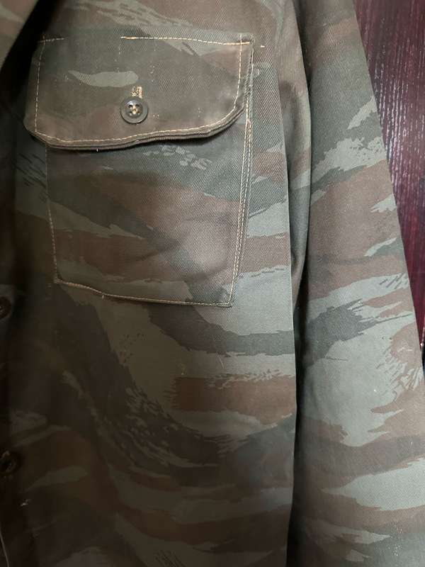BORDER WAR PERIOD CUBAN CAMO SHIRT WITH ORIGINAL LABEL-PLEASE LOOK AT PICS-SIZE MEDIUM-MEASURES 50 C