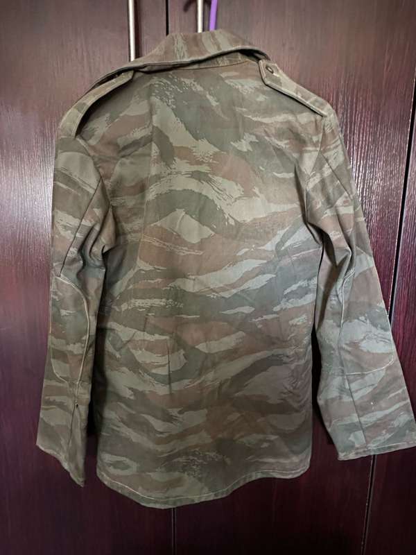 BORDER WAR PERIOD CUBAN CAMO SHIRT WITH ORIGINAL LABEL-PLEASE LOOK AT PICS-SIZE MEDIUM-MEASURES 50 C