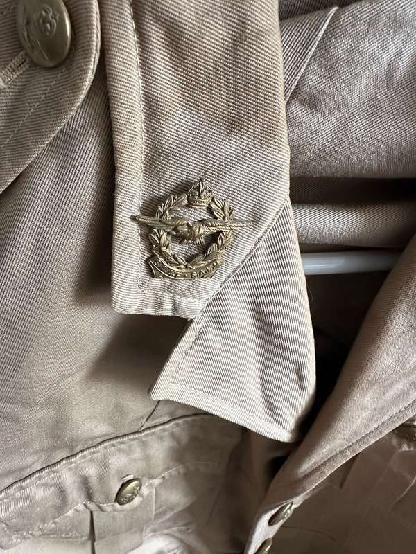WW2 AIR FORCE UNIFORM,JACKET + TROUSERS BOTH IN VERY GOOD CONDITION: JACKET A SIZE SMALL-MEASURES 45
