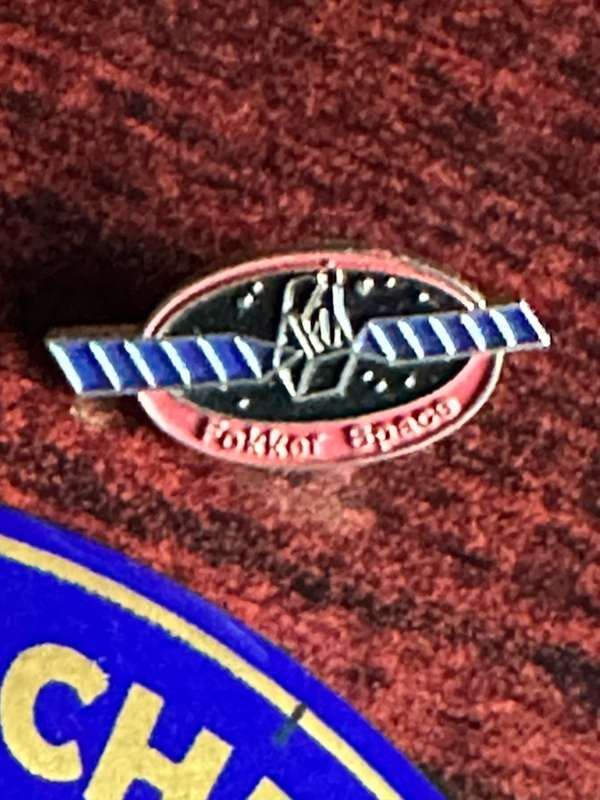 LARGE ENAMEL (DIAMETER 90MM) GERMAN ROCKET SOCIETY BADGE-SOLD WITH FOKKER SPACE PIN BADGE