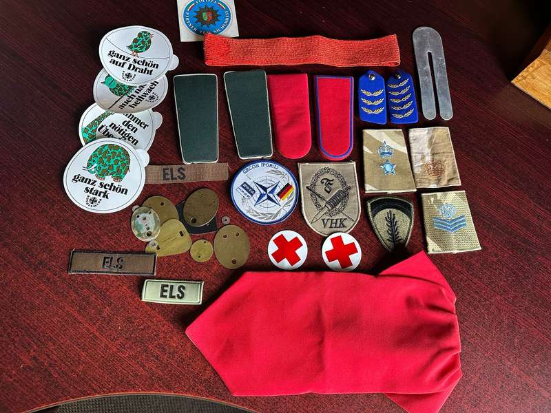 MIXED MILITARY LOT
