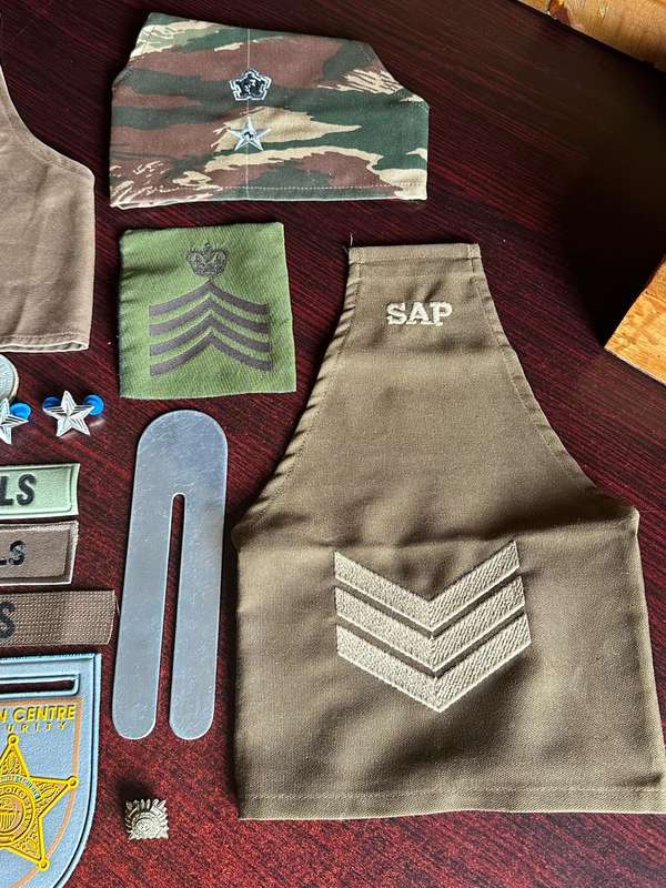MIXED MILITARY LOT
