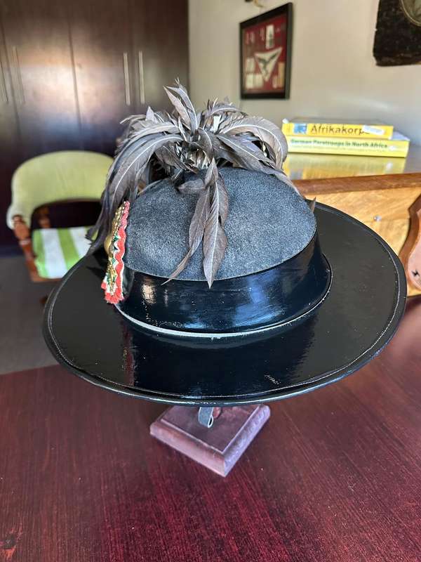 ITALIAN ARMY INFANTRY BERGSAGLIESI HAT-HELMET WITH INSIGNIA ,FEATHERS AND CHIN STRAP-GOOD AND COMPLE