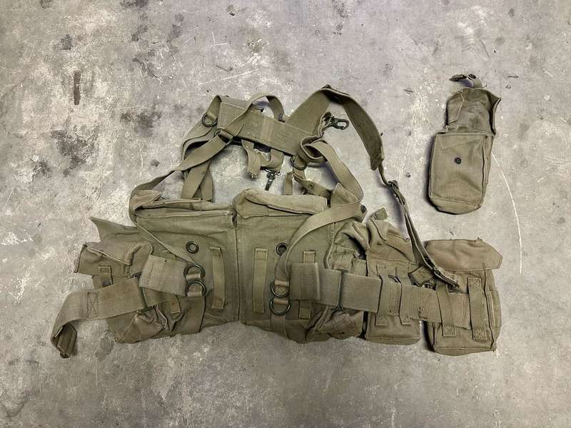 SADF PATTERN 73 SKELETON-YOKE,KIDNEY POUCHES,BELT AND 3 AMMO POUCHES
