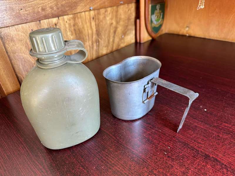 SADF PERIOD WATER BOTTLE WITH FIRE BUCKET AND LID