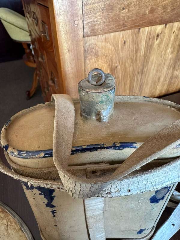 BRITISH WW2 MARK 2 STEEL HELMET WITH WW2 WATER BOTTLE (COMES WITH STOPPER AND HANGER) THE HELMET HAV