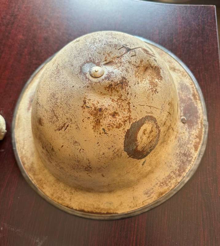 BRITISH WW2 MARK 2 STEEL HELMET WITH WW2 WATER BOTTLE (COMES WITH STOPPER AND HANGER) THE HELMET HAV