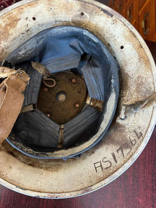 BRITISH WW2 MARK 2 STEEL HELMET WITH WW2 WATER BOTTLE (COMES WITH STOPPER AND HANGER) THE HELMET HAV