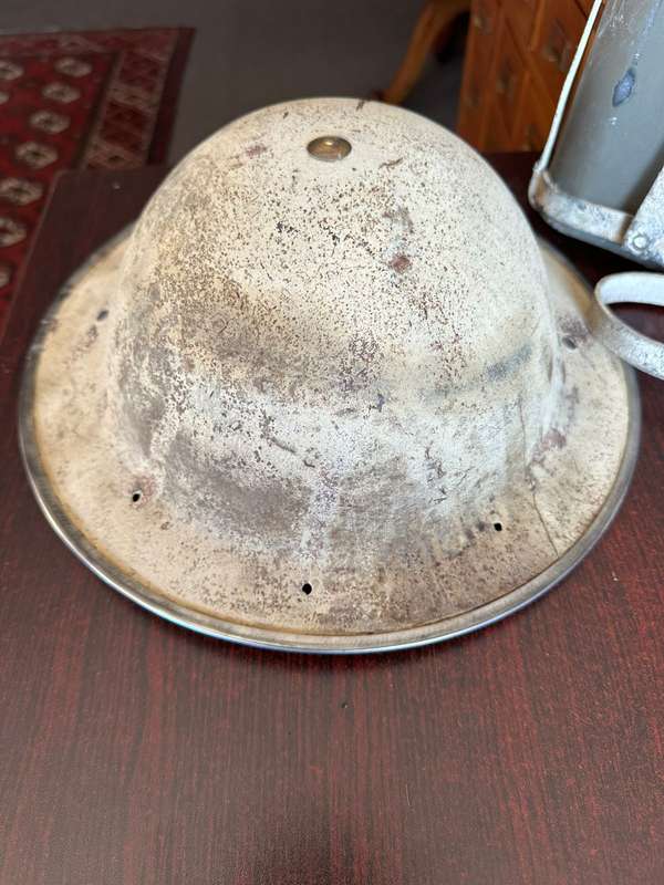 BRITISH WW2 MARK 2 STEEL HELMET AND WW2 WATER BOTTLE