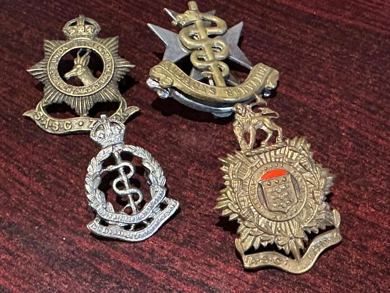 SA cap badges. Mixed lot of 4,sold together