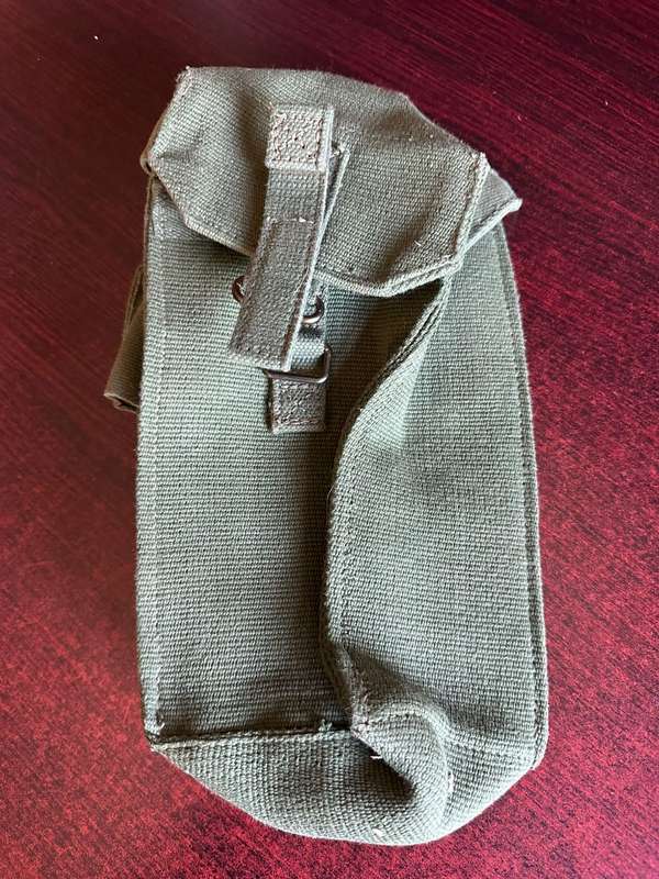 Rhodesian, olive green radio pouch, mint condition