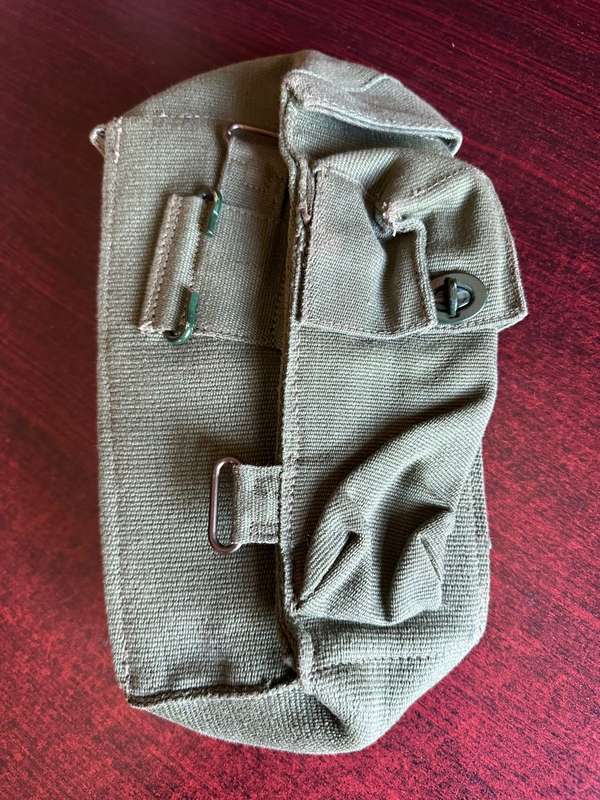 Rhodesian, olive green radio pouch, mint condition