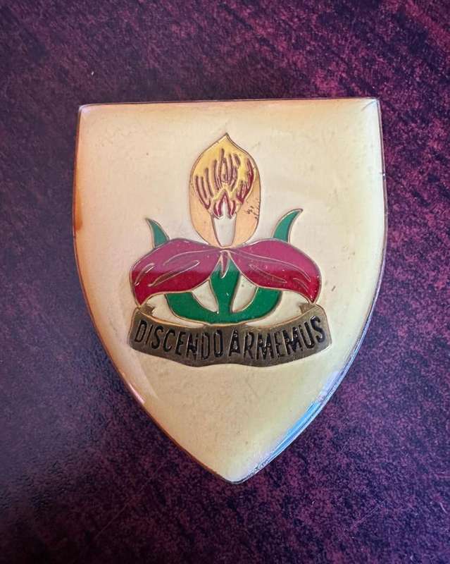 SA Military academy, yellow centre flash. 3 Pins