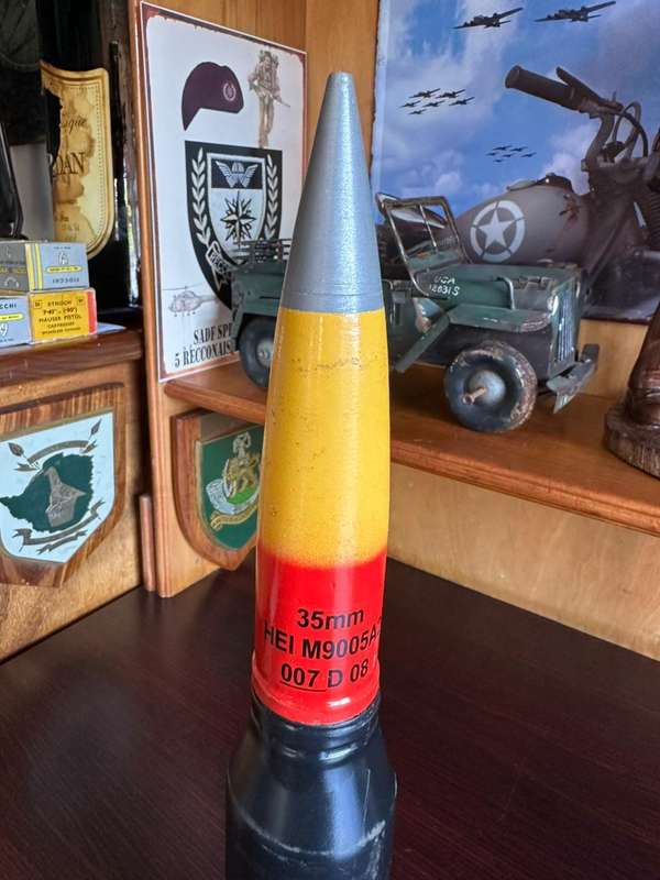 FFE 35 mm round. Height 38,5 cm. Inert