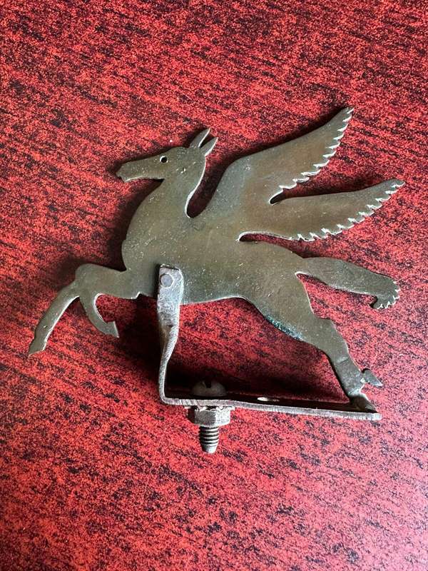 Flying Springbok device (field made) for mounting on top of pith helmet during parades etc. Worn by