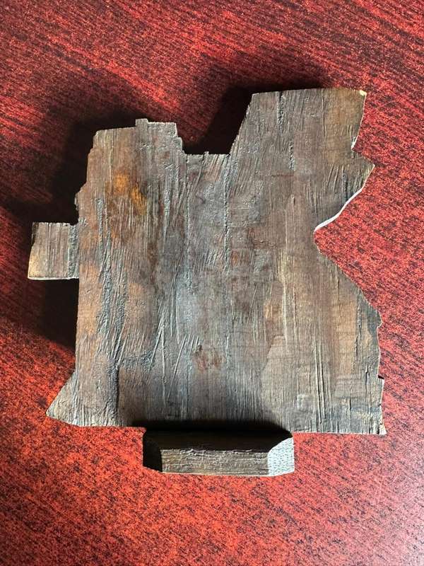 Border War period, Angolan plaque. Height 17 cm.