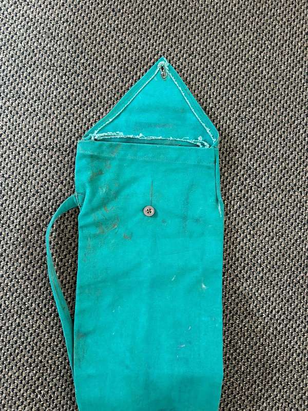 Rhodesian rifle bag. Measures 120 cm.