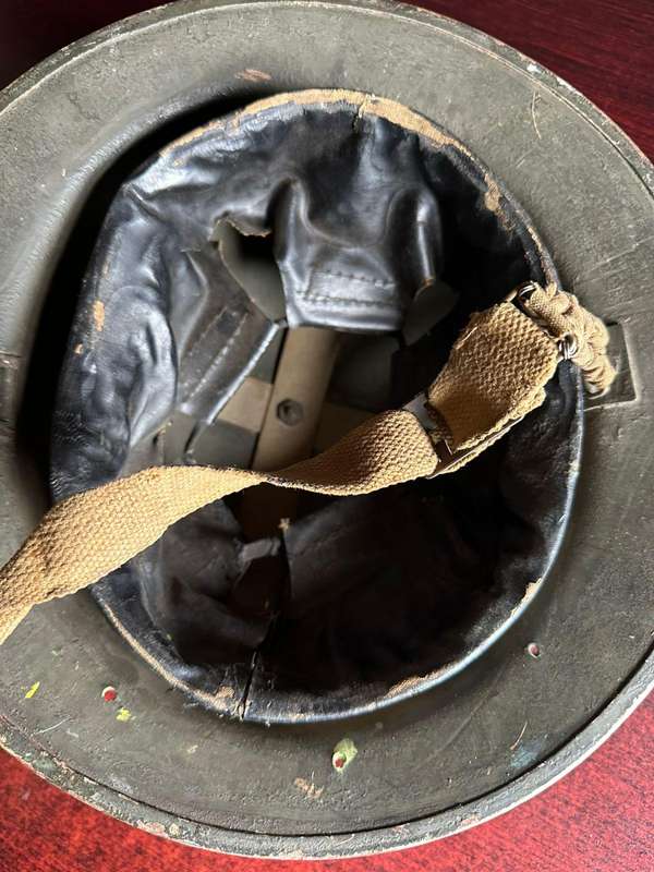 British Brodie helmet. WW2. Complete condition.
