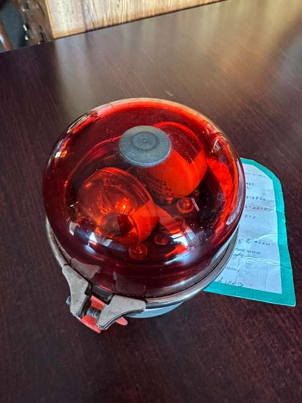 Rotating beacon lite on the Impala jet,serviceable label dated 1975. Working condition,was still sea