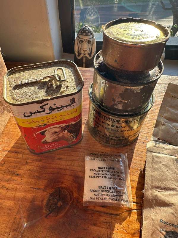 Original Rhodesian rat packs, only for display purpose. Not consumption. One complete,one uncomplete